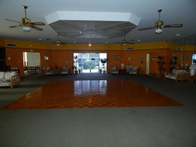 Unit 107 photo 13