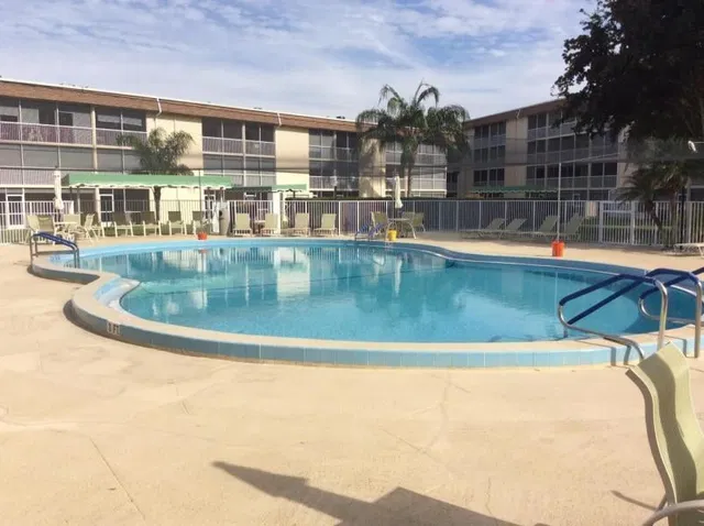 Unit 107 photo 23