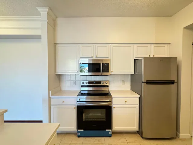 Residence photo 3