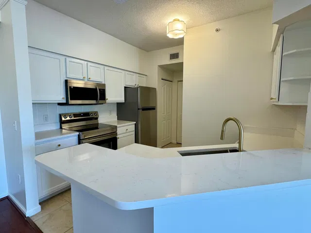 Residence photo 6