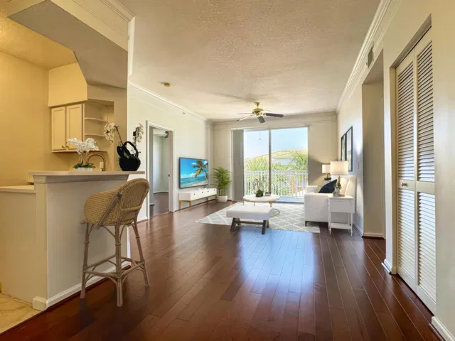 Residence photo 8