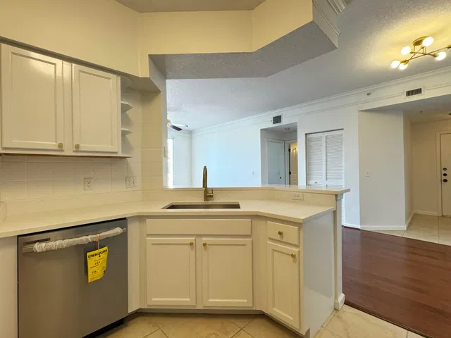 Residence photo 15