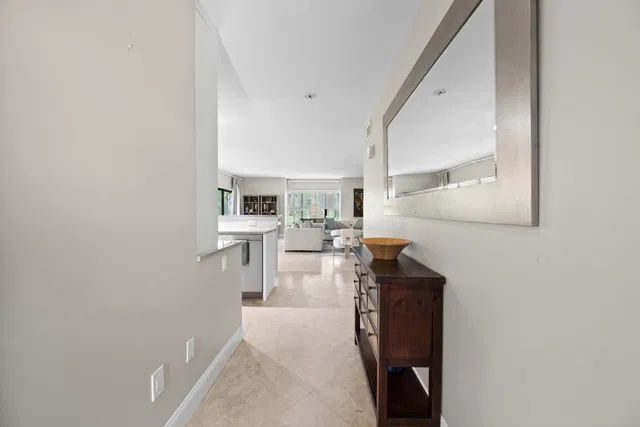  Residence photo 4
