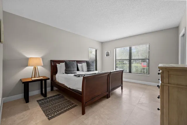  Residence photo 24