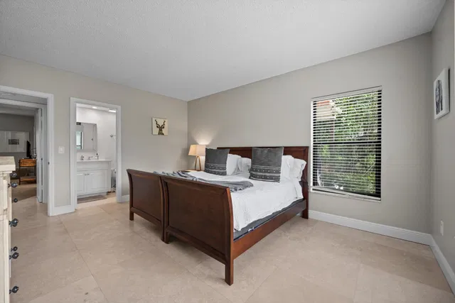  Residence photo 25