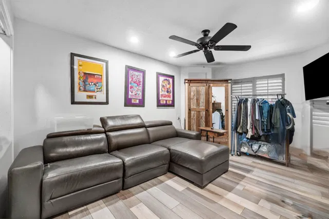 Woodfield Country Club Residence photo 31