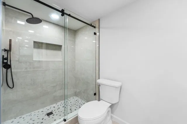 Unit 103 photo 11