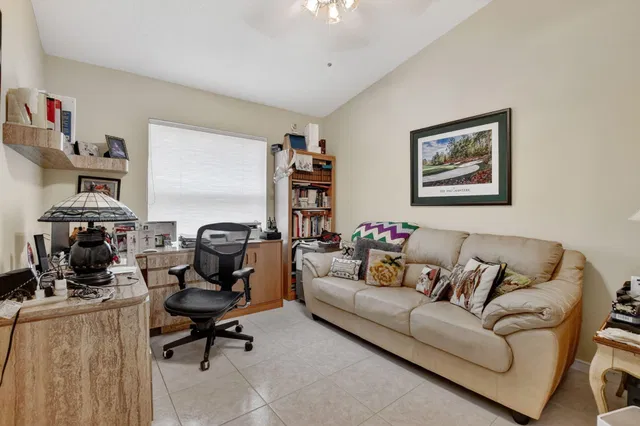 Residence photo 9