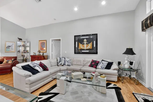 Residence photo 18