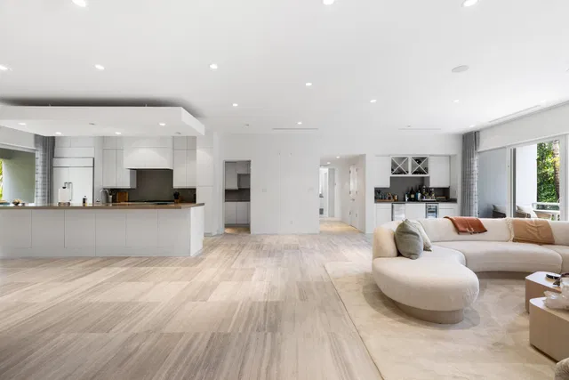 North End Palm Beach Residence photo 9