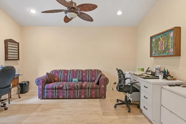 Residence photo 6