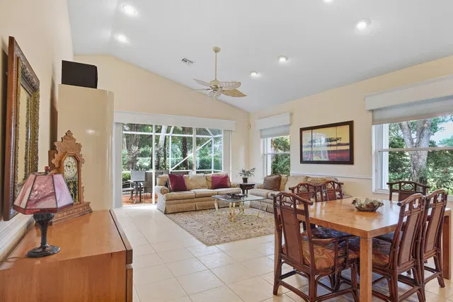 Residence photo 17