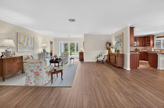 Residence photo 6
