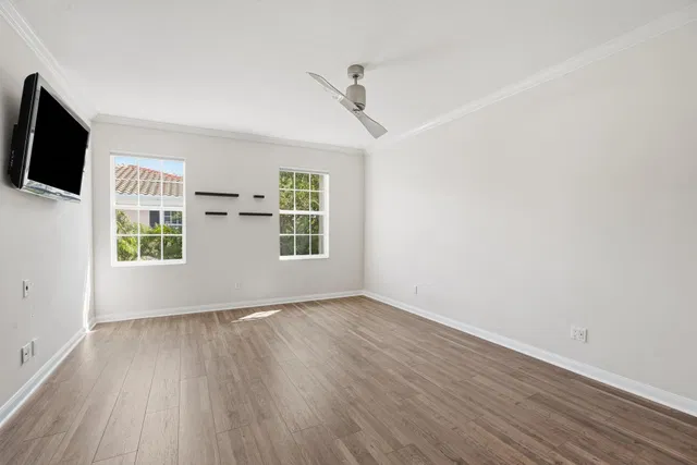Residence photo 17