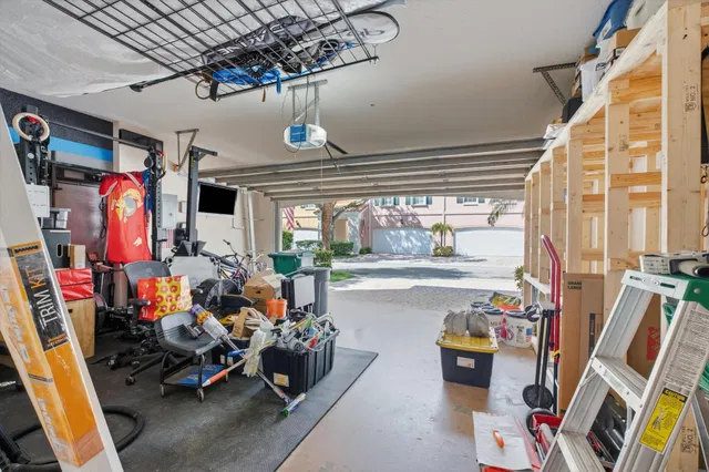 Residence photo 33