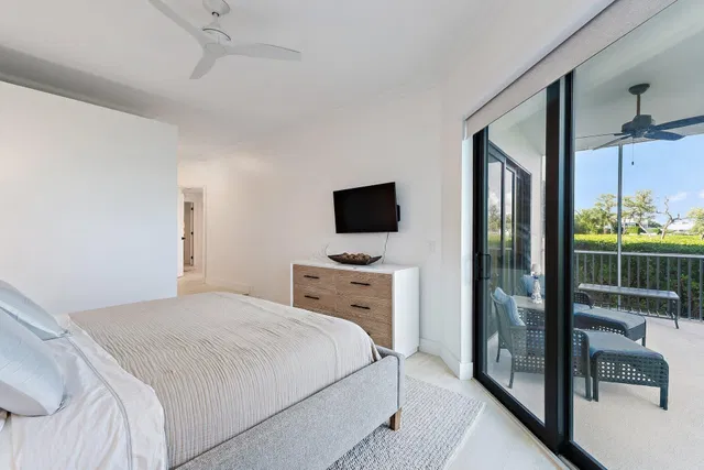 Unit 105 photo 14