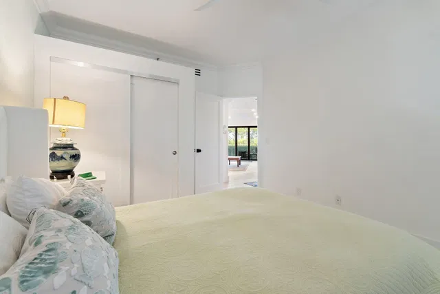 Unit 105 photo 20