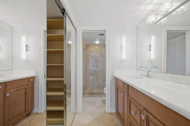 Unit 1104 photo 10