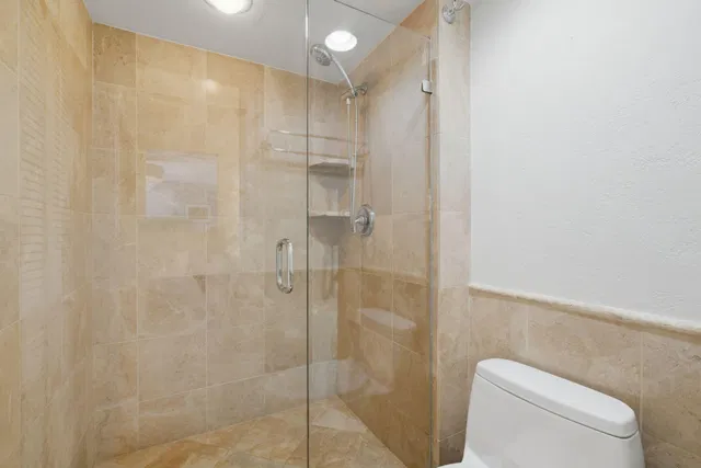 Unit 1104 photo 11