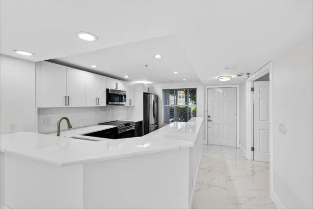 Unit 105 photo 2