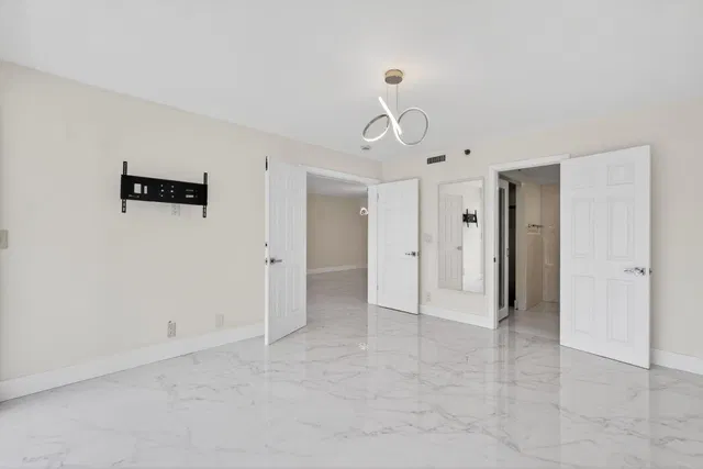 Unit 105 photo 8