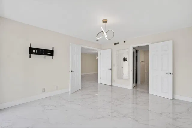 Unit 105 photo 9