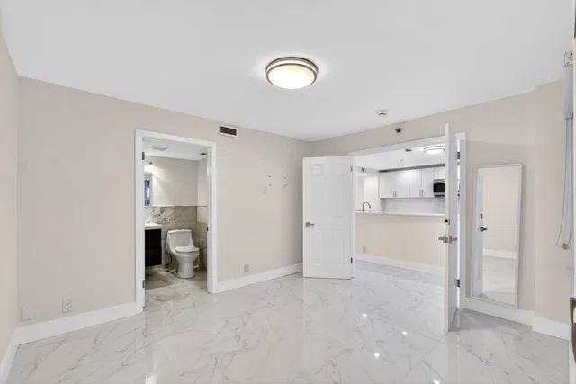 Unit 105 photo 15