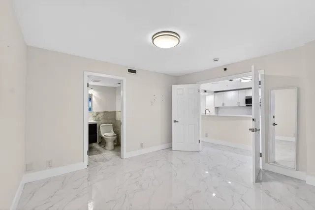 Unit 105 photo 16