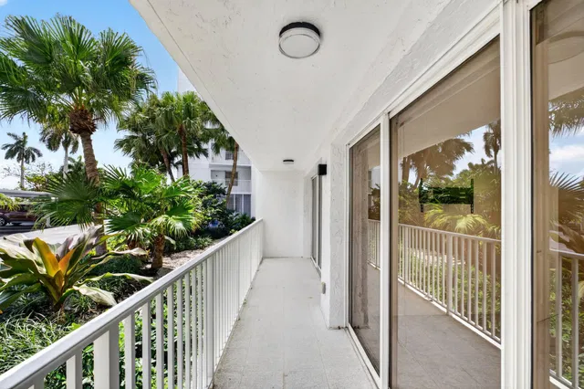 Unit 105 photo 22