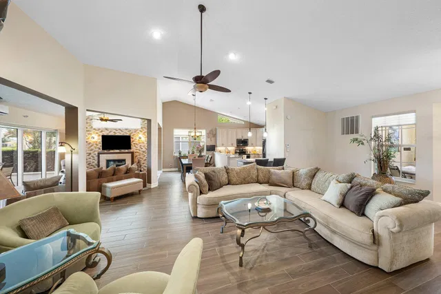 Residence photo 13