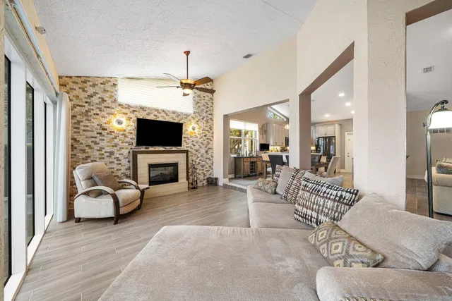 Residence photo 19