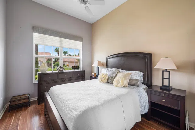 Residence photo 33