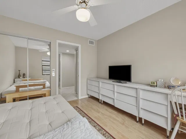  Residence photo 17