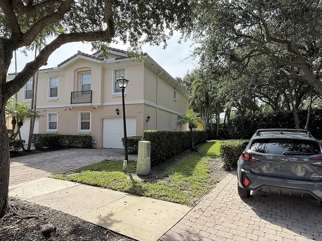 Residence photo 2