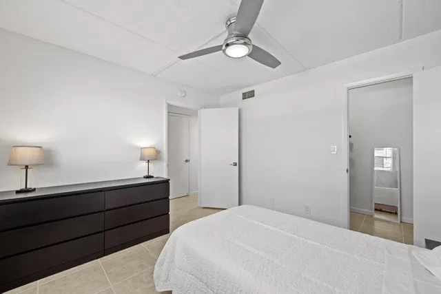 Unit D24 photo 10