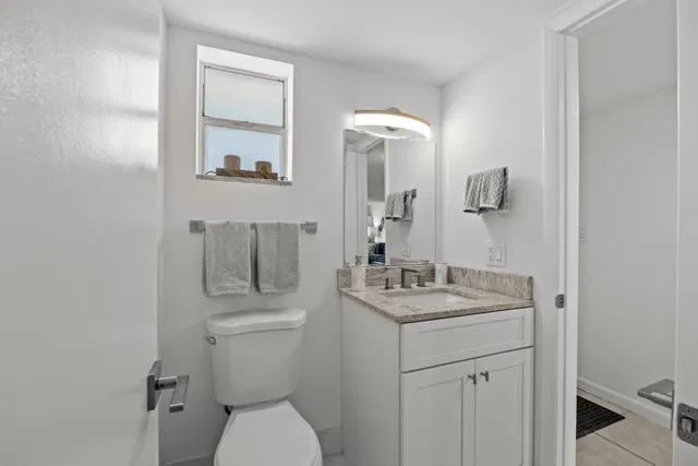 Unit D24 photo 11
