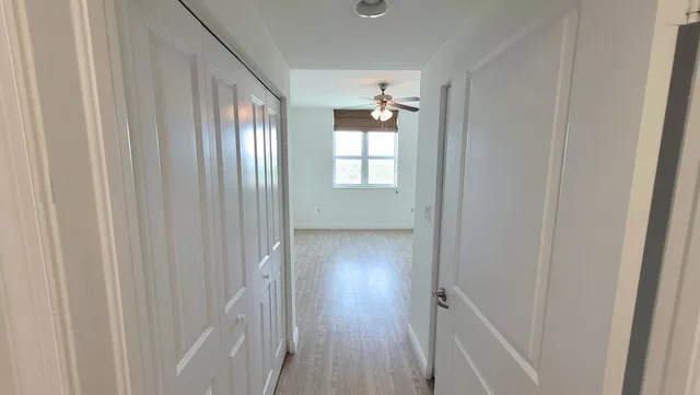 Unit 1003 photo 14