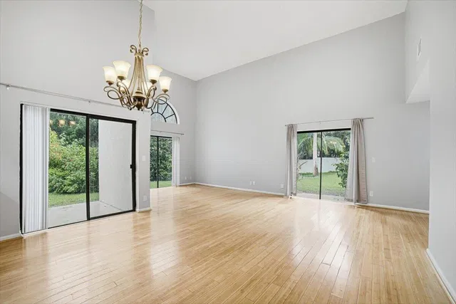  Residence photo 5