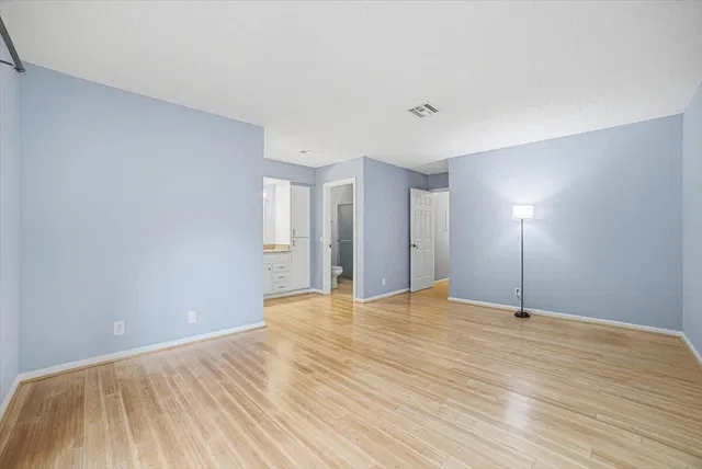  Residence photo 15