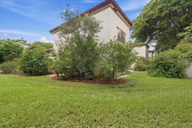  Residence photo 24