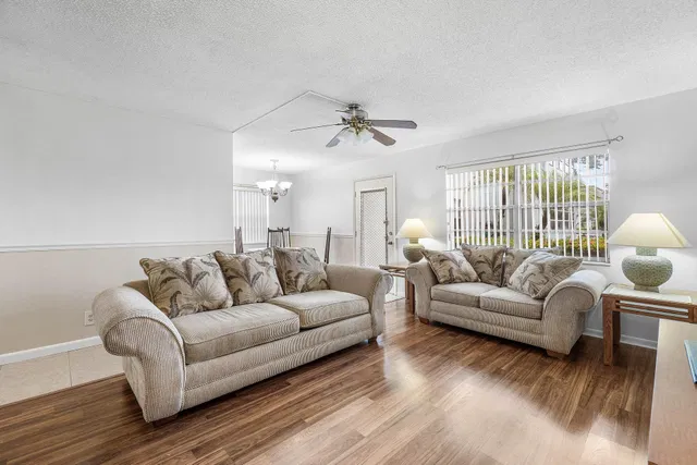Residence photo 6