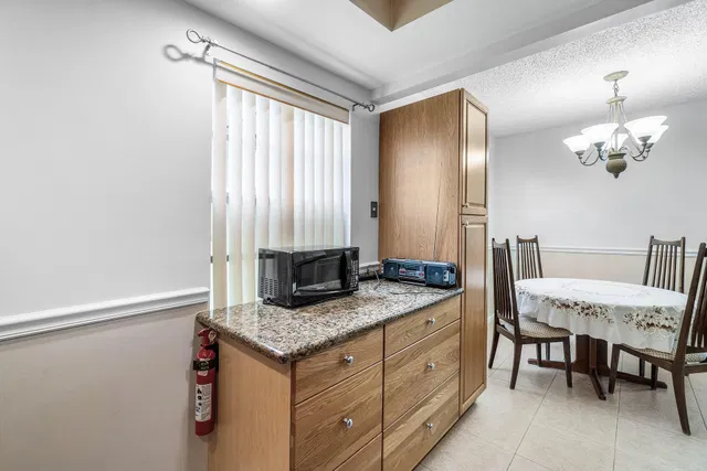 Residence photo 10