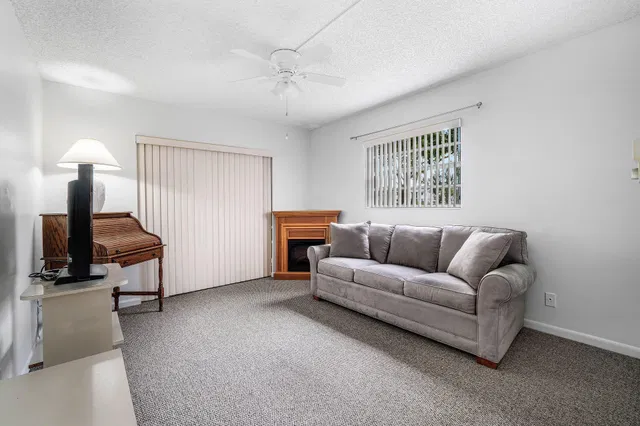 Residence photo 11