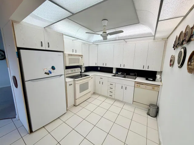 Residence photo 2