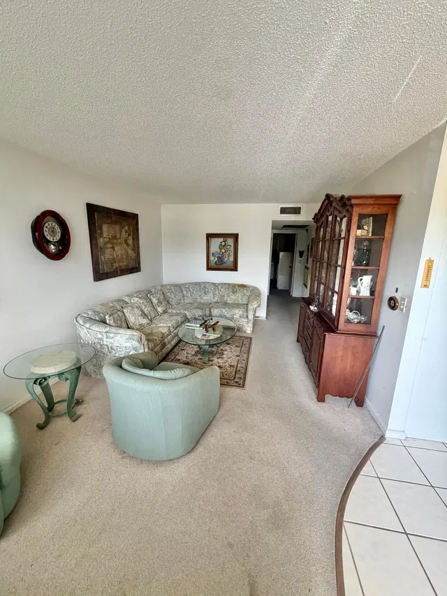 Residence photo 12