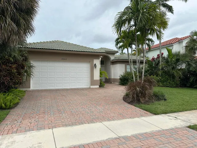 Residence photo 3