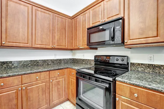 Residence photo 16