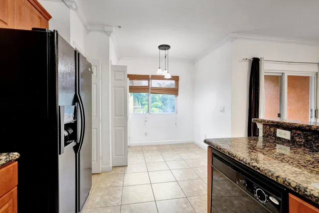 Residence photo 17
