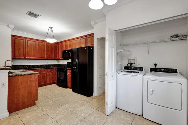 Residence photo 19