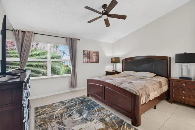 Residence photo 11